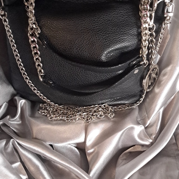 🎆SALE Michael Kors Black Pebble Leather SILVER Hardware Shoulder bag - Picture 4 of 16